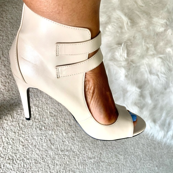 ❌❌ ❌SOLD❌❌❌ ROCK & REPUBLIC sandals SIZE 8 1/2 🔥🔥 - Picture 10 of 14